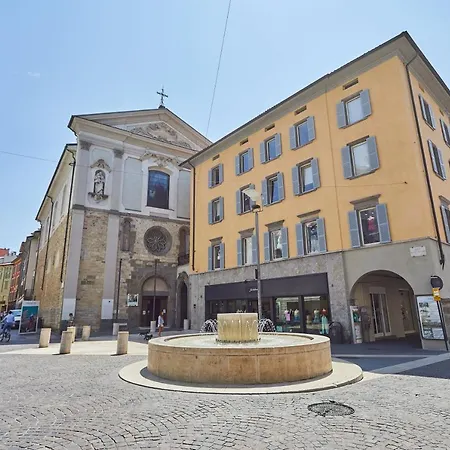 Luxury Design Loft - Piazza Pontida Бергамо